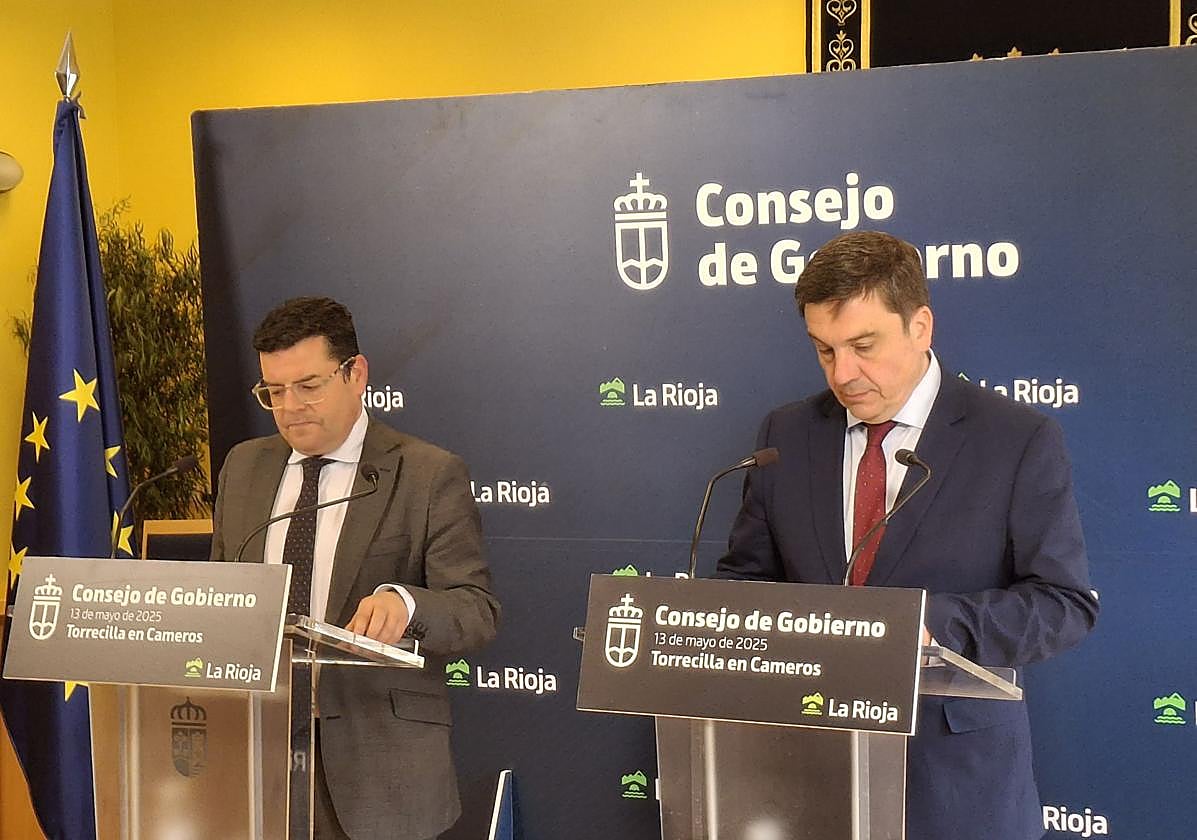 Los consejeros Alfonso Domínguez y Alberto Galiana en Torrecilla en Cameros.