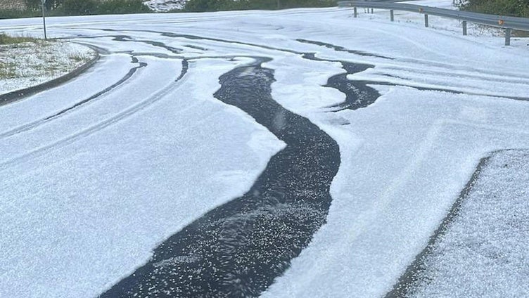 Fuerte granizada en El Villar de Arnedo.