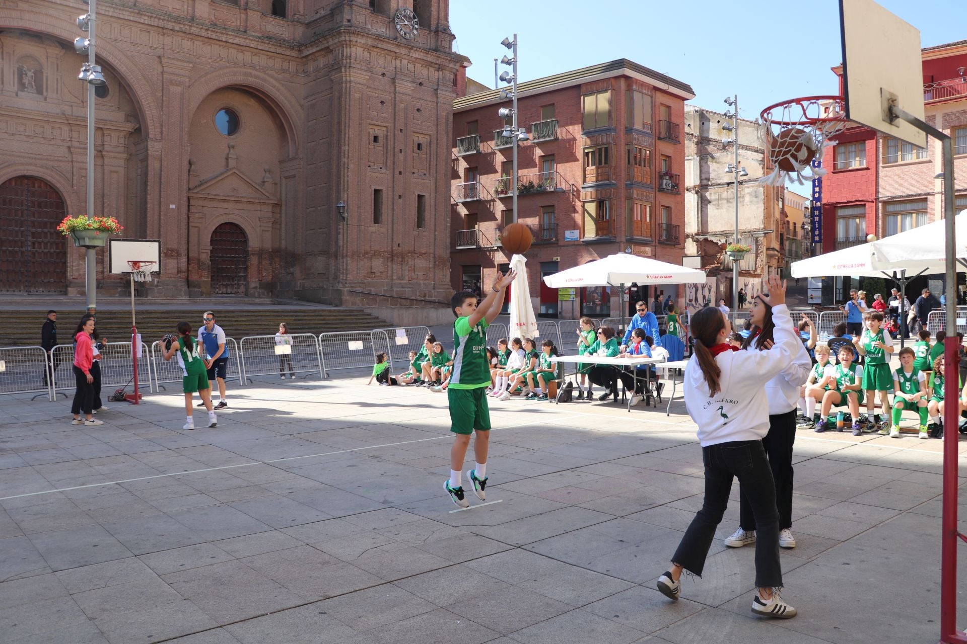 Los alfareños exprimen sus Fiestas de la Primavera