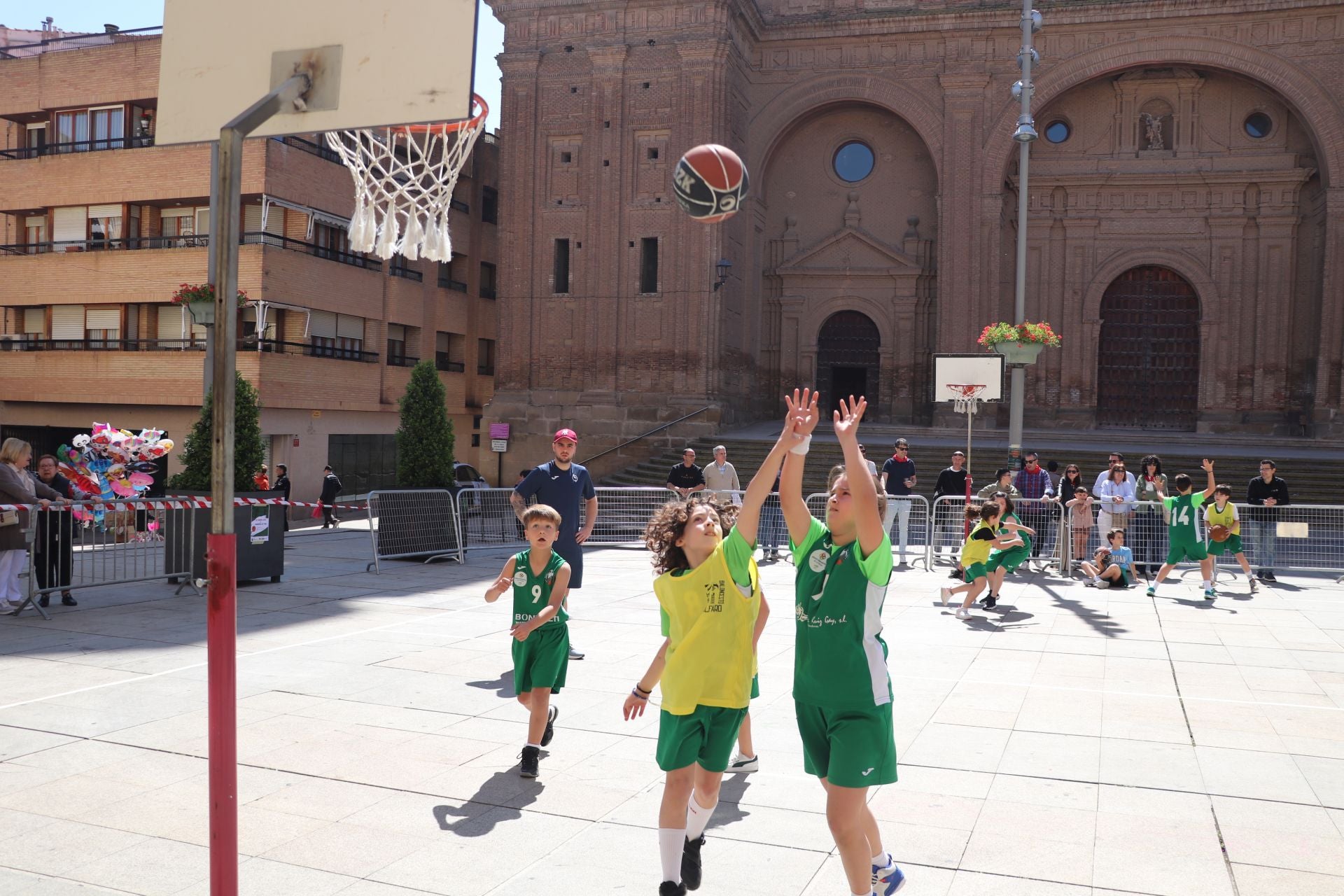 Los alfareños exprimen sus Fiestas de la Primavera
