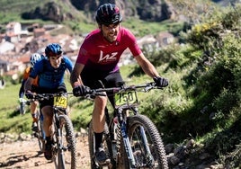 Mario Sinués y Txell Figueras se imponen en la segunda etapa de La Rioja Bike Race 2025