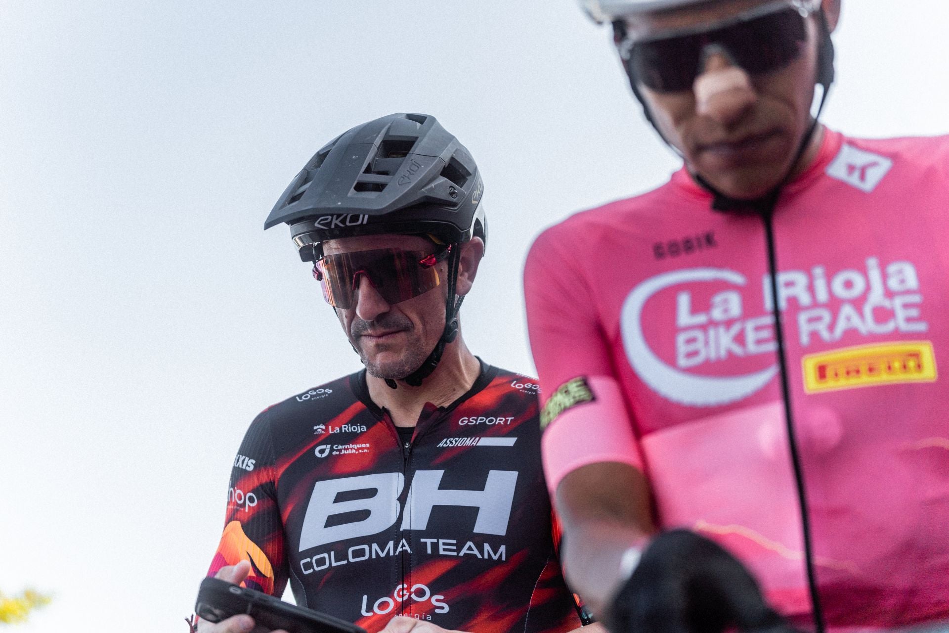 La salida y los podios de la segunda etapa de La Rioja Bike Race 2025