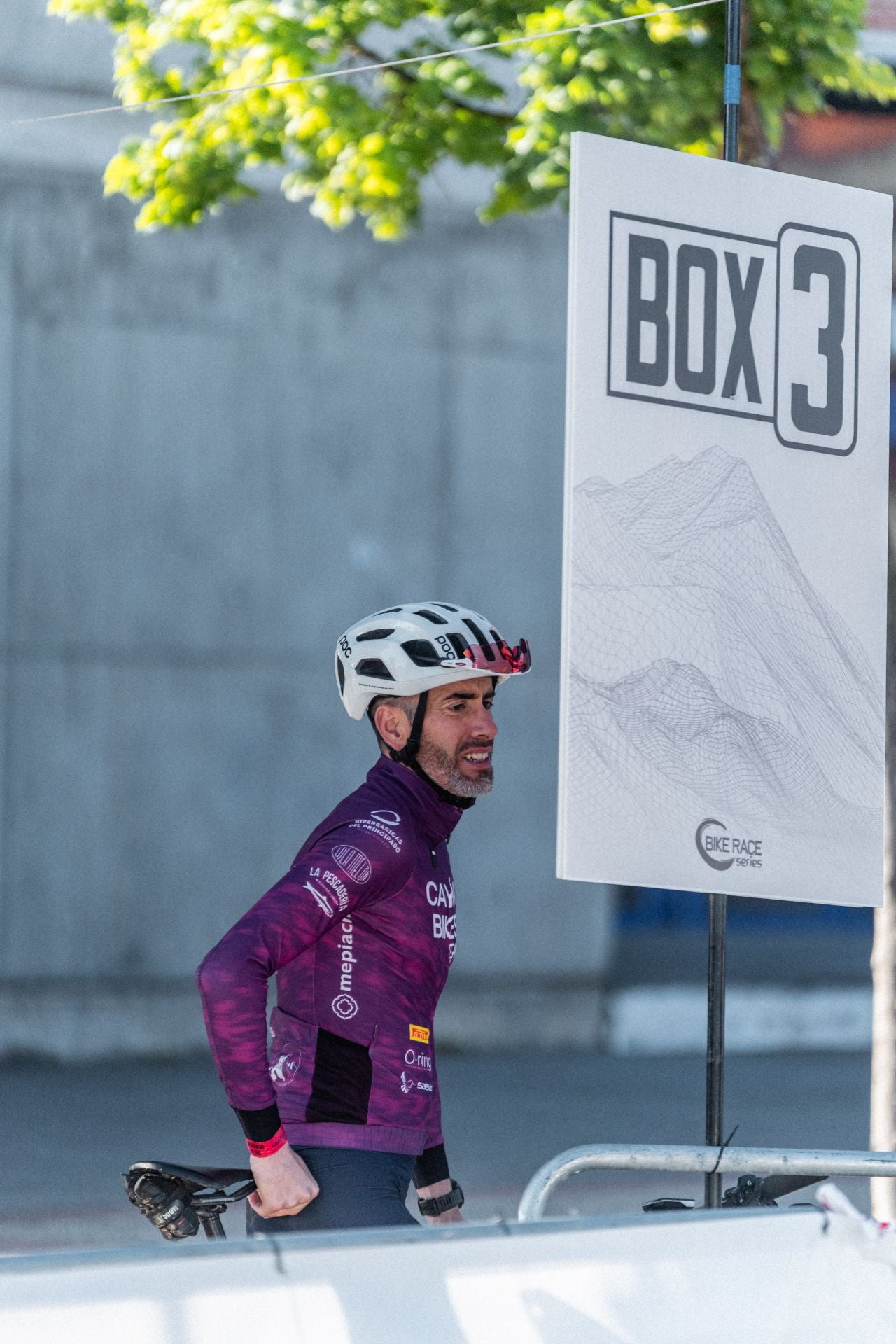 La salida y los podios de la segunda etapa de La Rioja Bike Race 2025