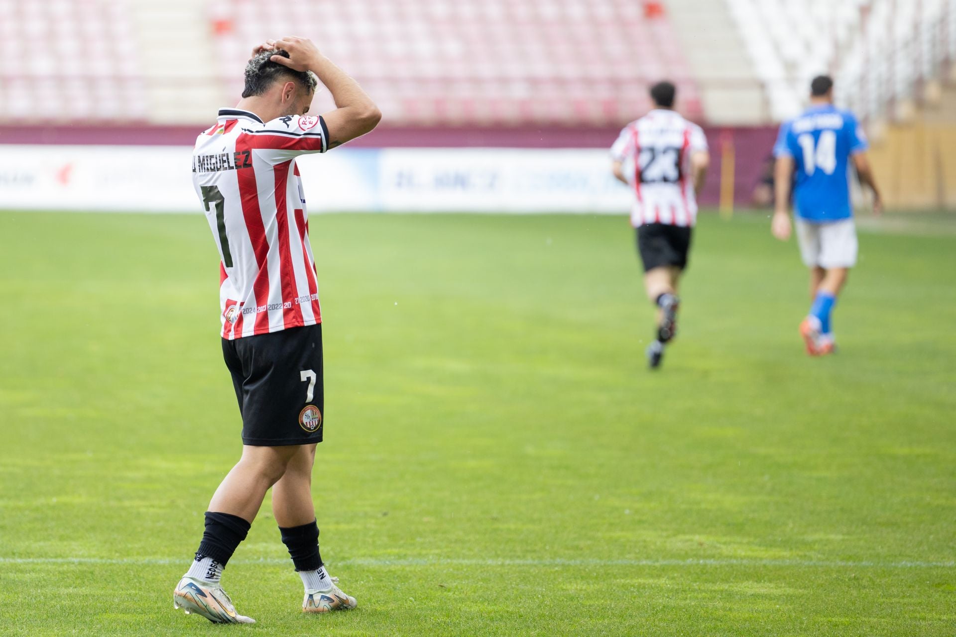 El partido SD Logroñés-Estepona en Las Gaunas
