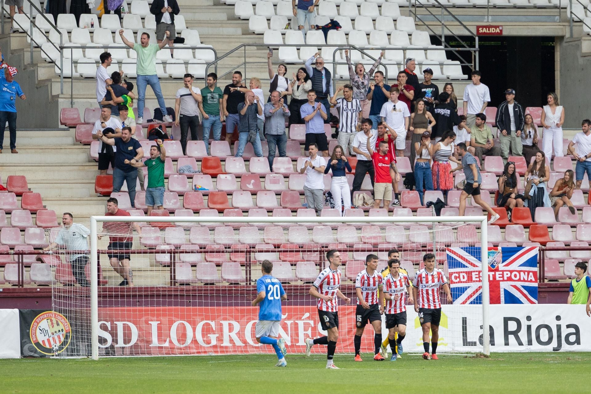 El partido SD Logroñés-Estepona en Las Gaunas