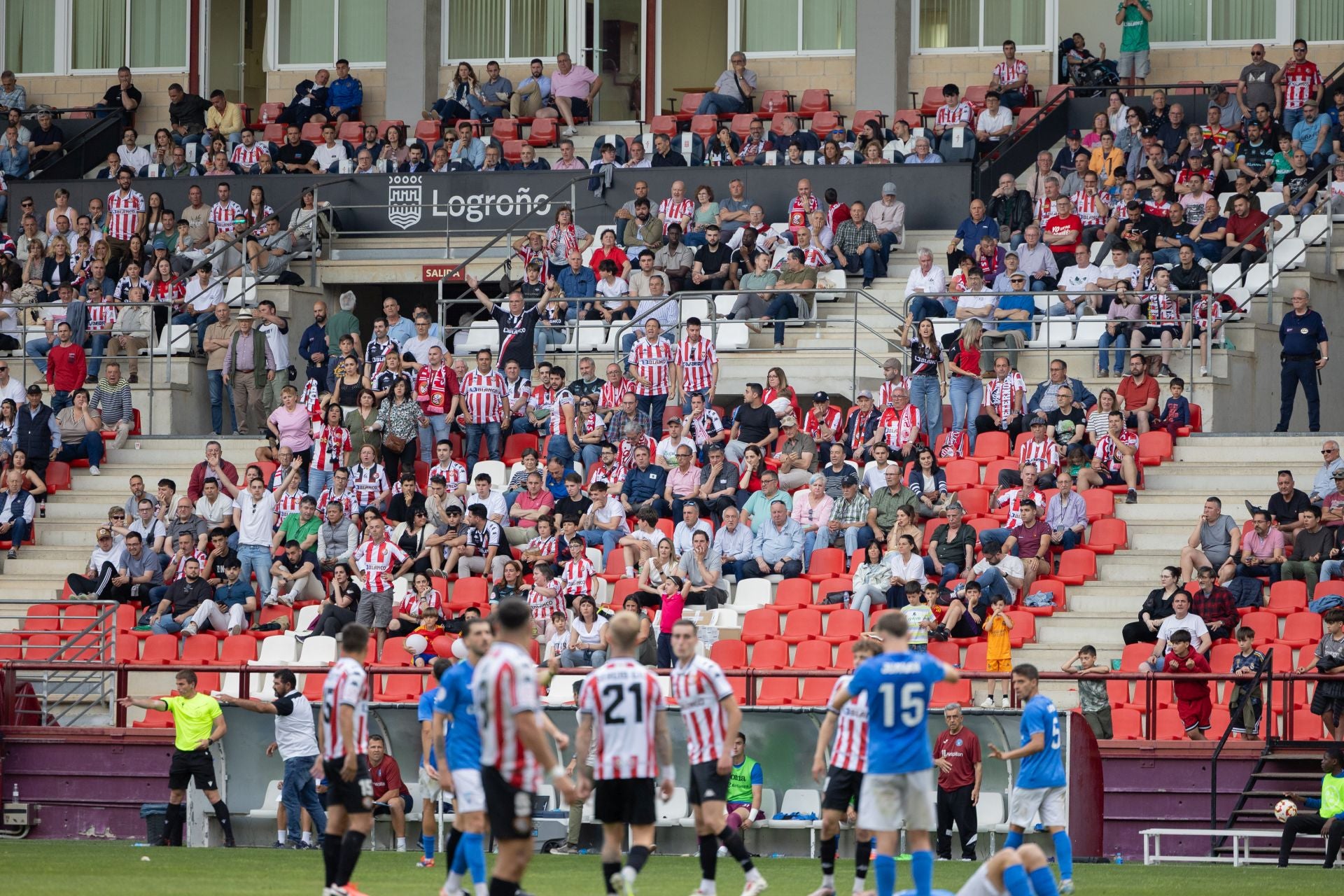 El partido SD Logroñés-Estepona en Las Gaunas