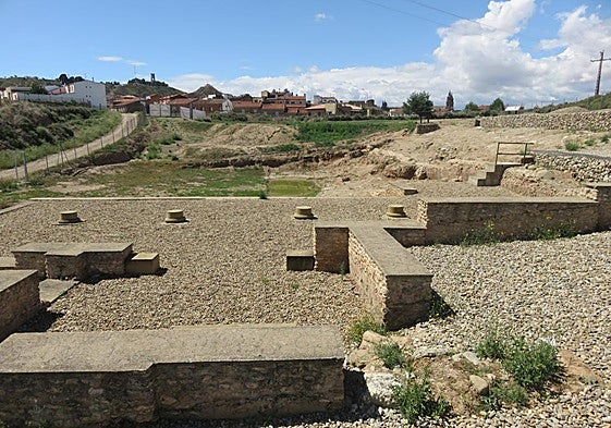 El proyecto contempla reproducir parte del templo y la piscina sagrada, ejes del yacimiento.