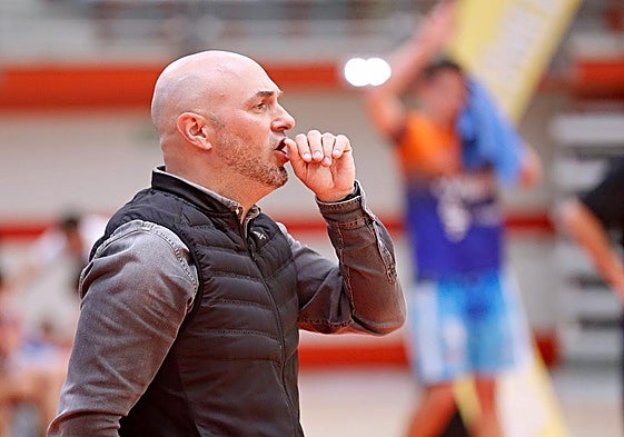 Nacho Arbués, técnico del Cocinas.com. /