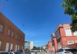 Un helicóptero ha sobrevolado la localidad jarrera para buscar al hombre desaparecido.