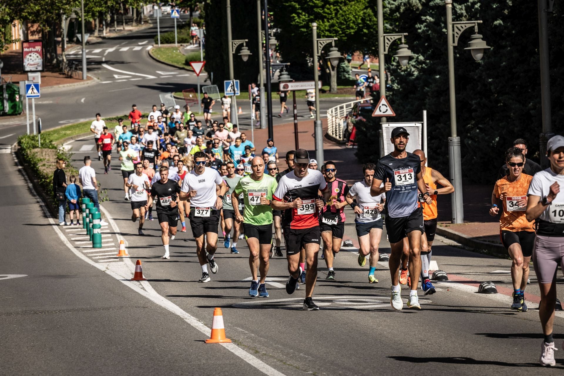 Las imágenes de la salida y la carrera de la Media Maratón de La Rioja