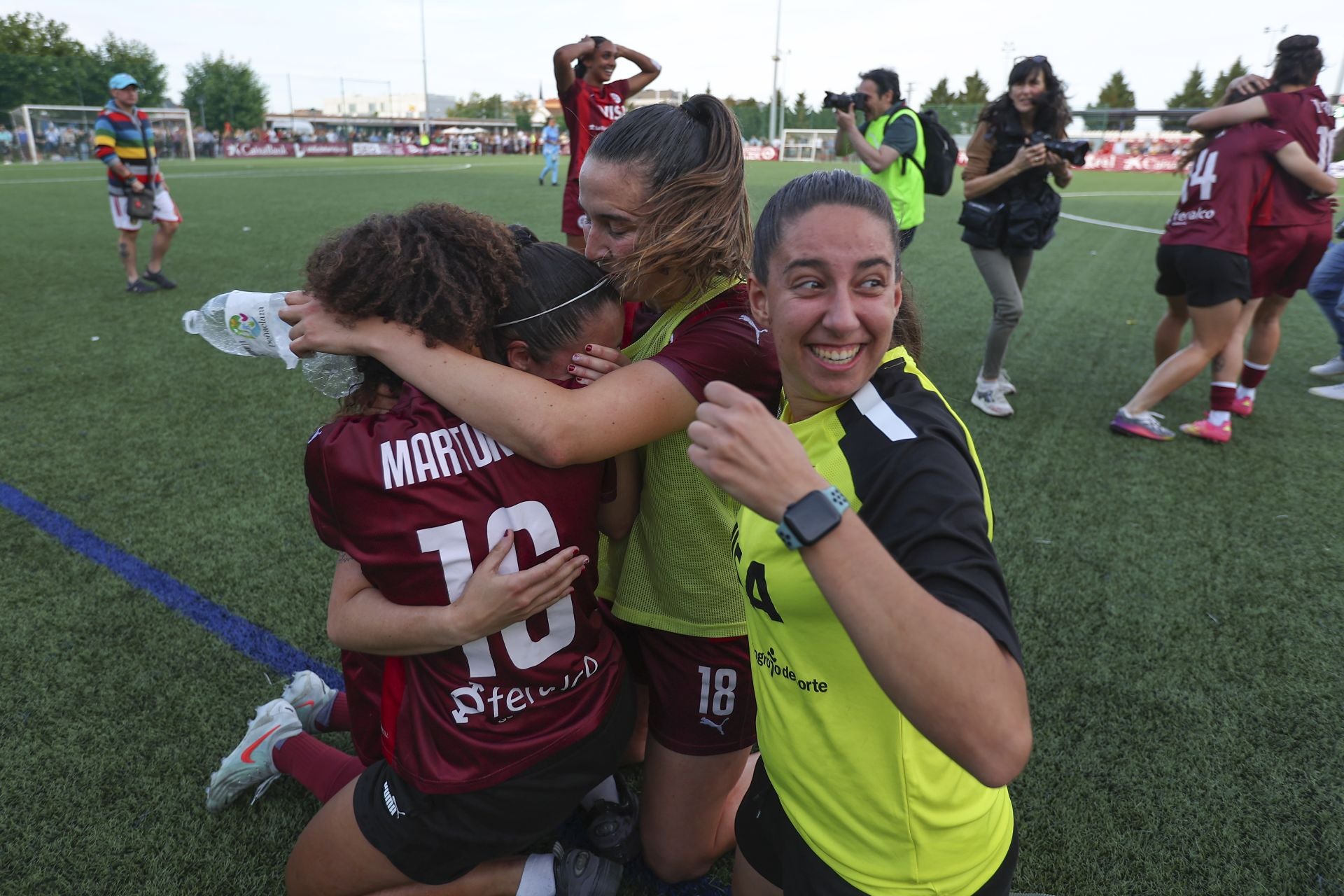 Explosión de alegría por el ascenso del DUX