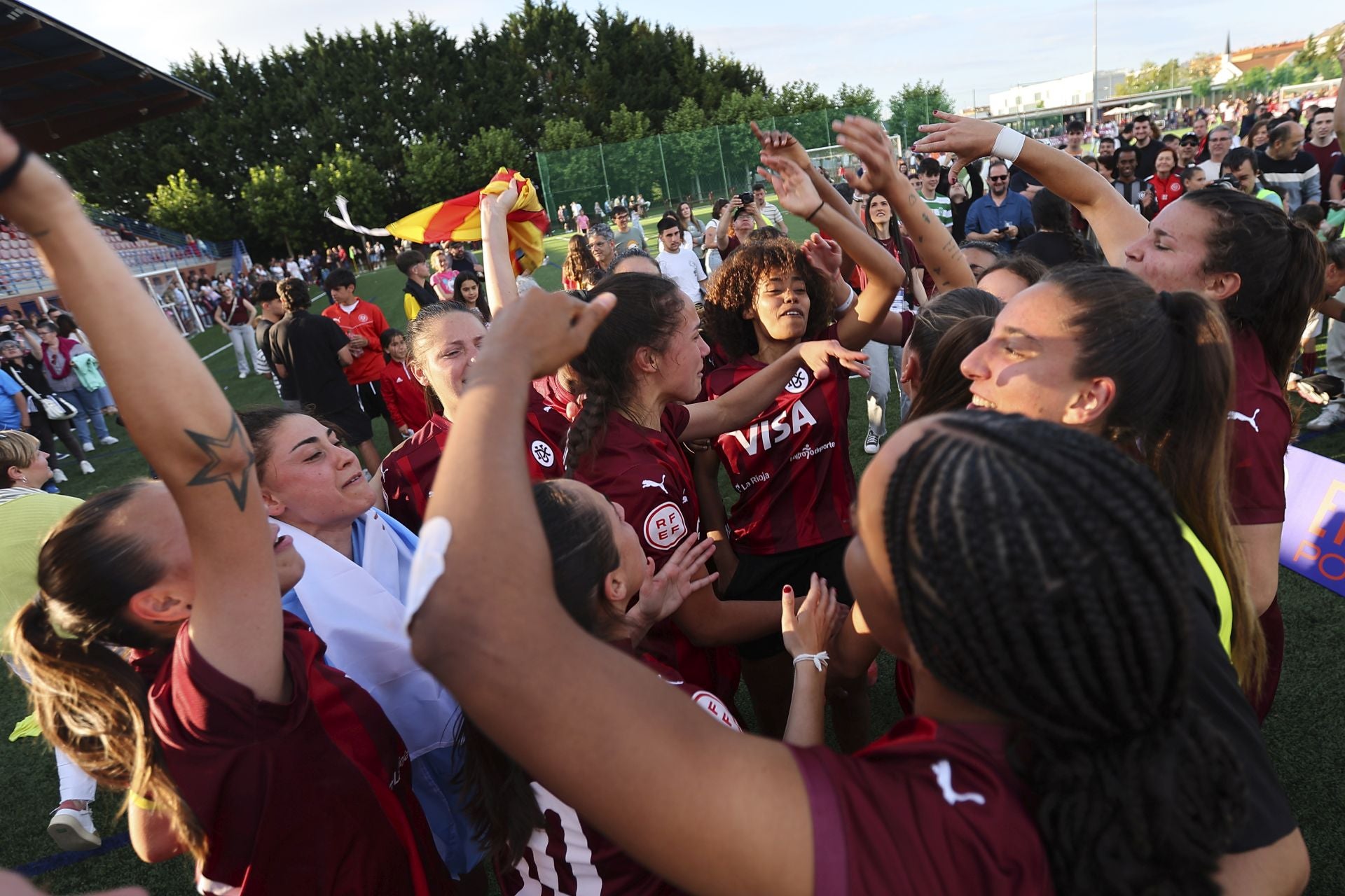 Explosión de alegría por el ascenso del DUX
