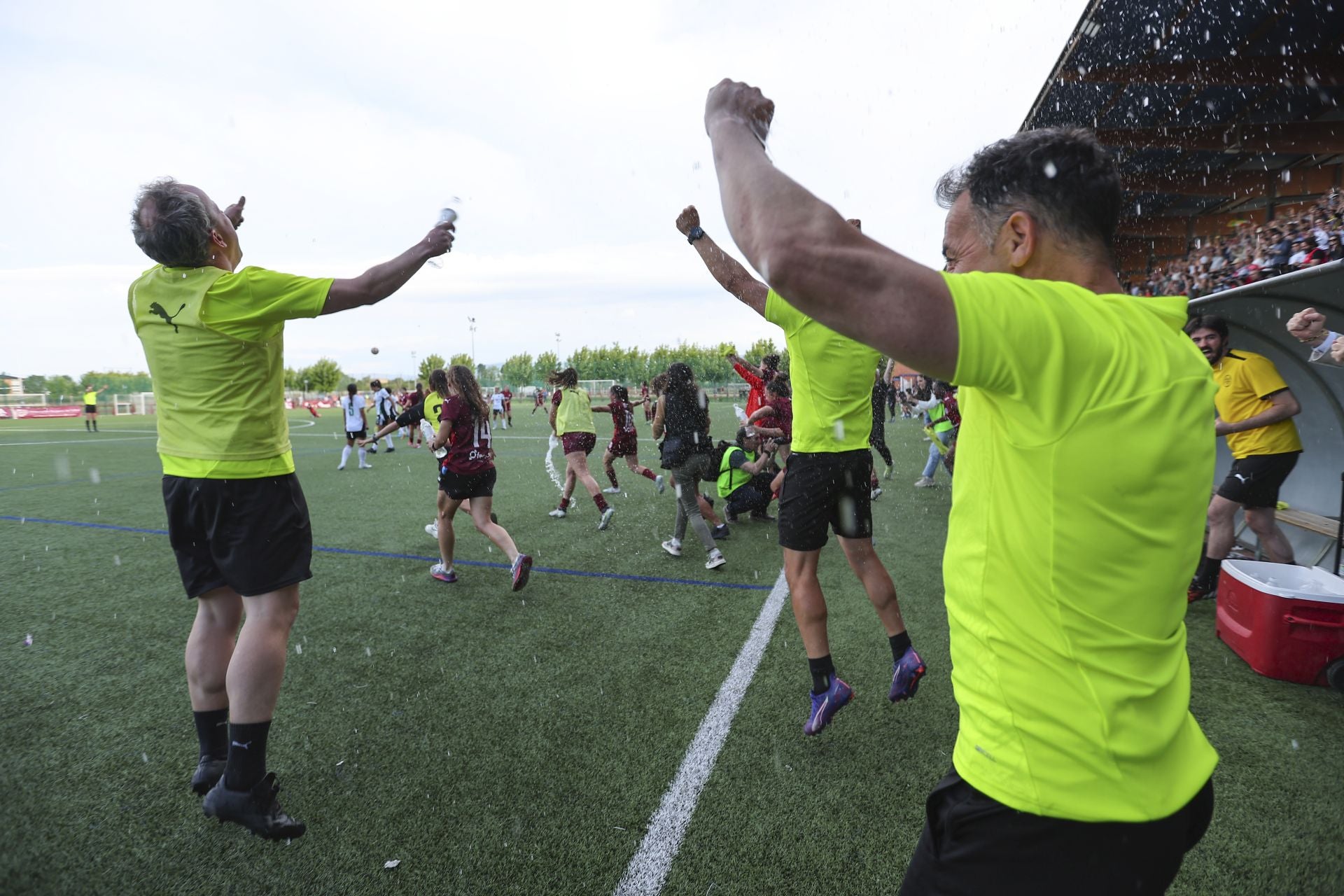 Explosión de alegría por el ascenso del DUX