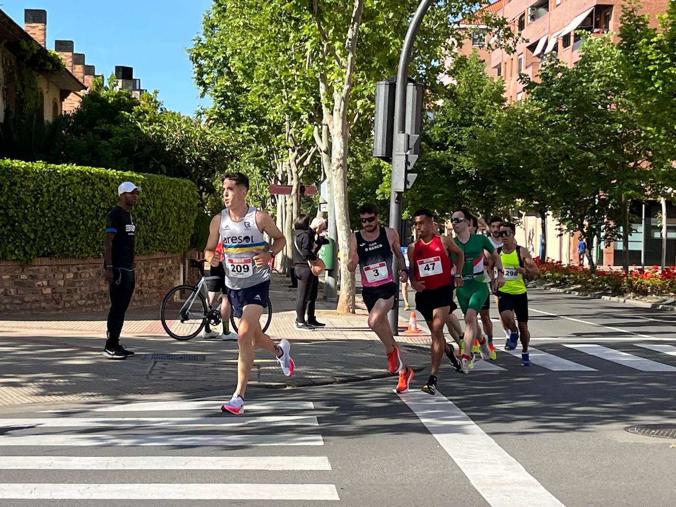 Las imágenes de la salida y la carrera de la Media Maratón de La Rioja