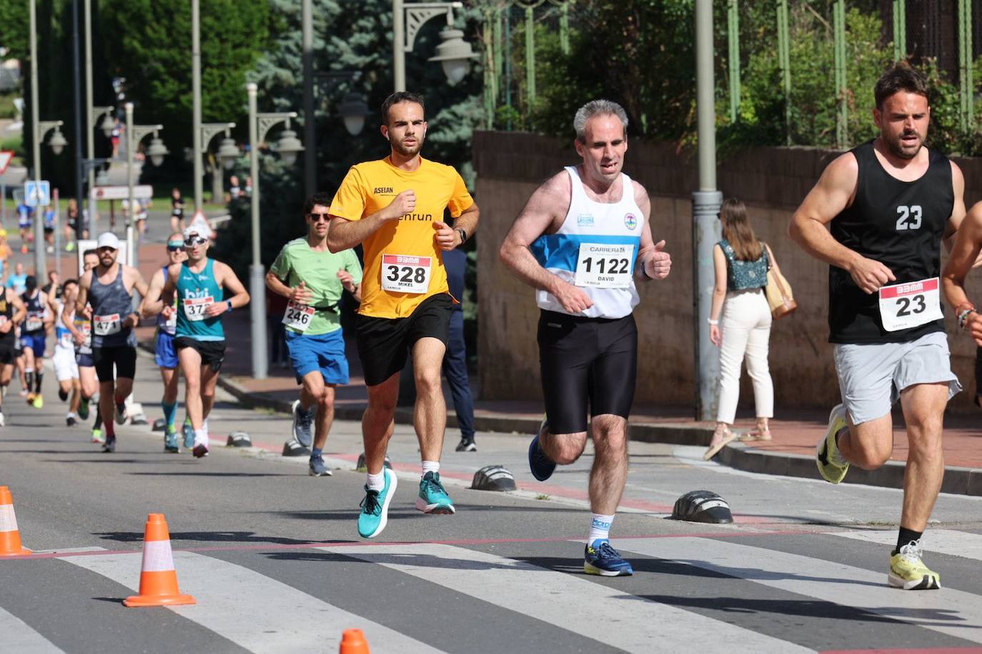 Las imágenes de la salida y la carrera de la Media Maratón de La Rioja