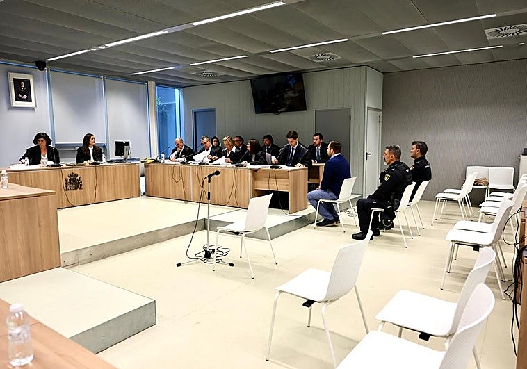 El acusado, en la vista oral, antes de ausentarse.