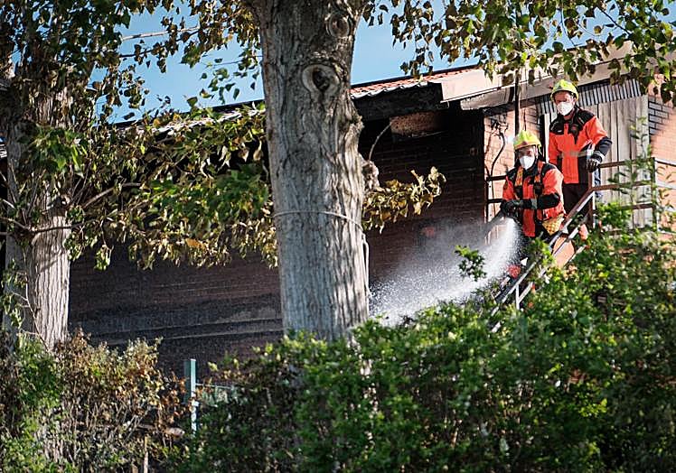 Las imágenes del incendio del camping de Navarrete