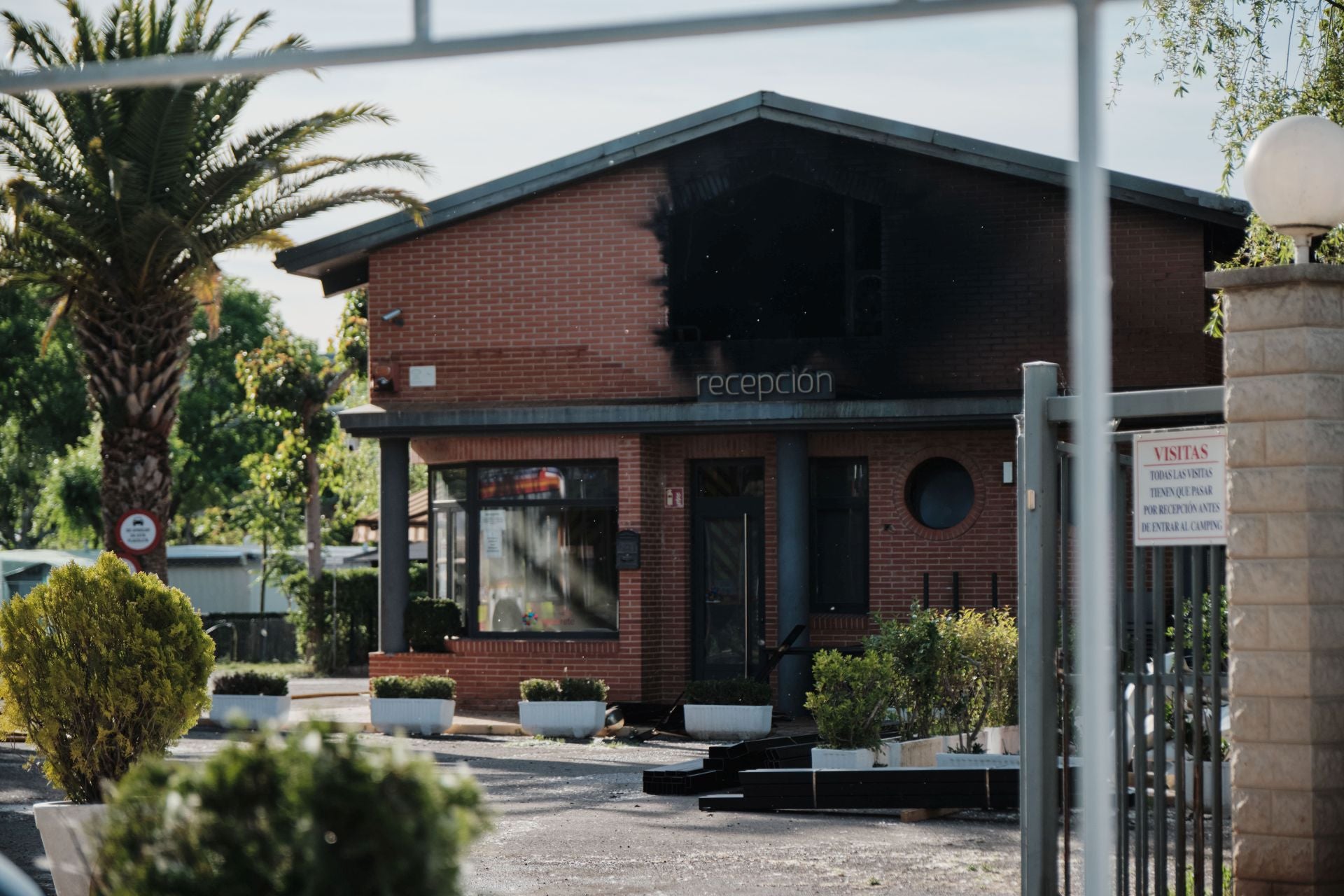 Las imágenes del incendio del camping de Navarrete