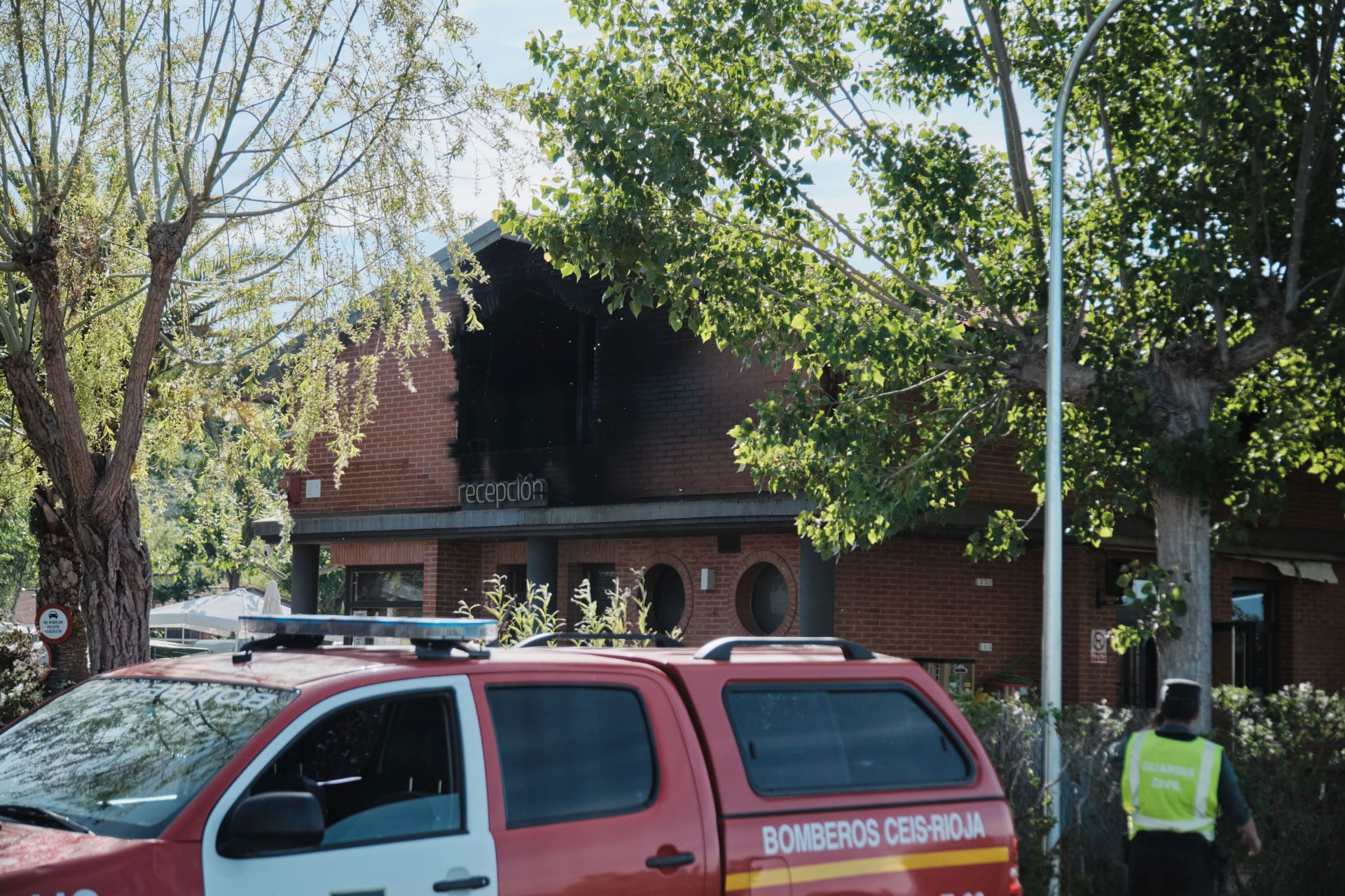 Las imágenes del incendio del camping de Navarrete