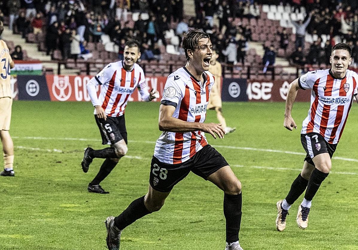 Pol Arnau celebra su gol al Eibar, en la primera ronda de la Copa del Rey.