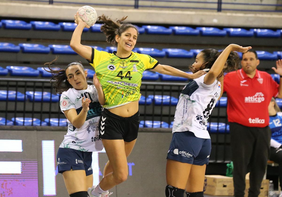 Carla Rivas.