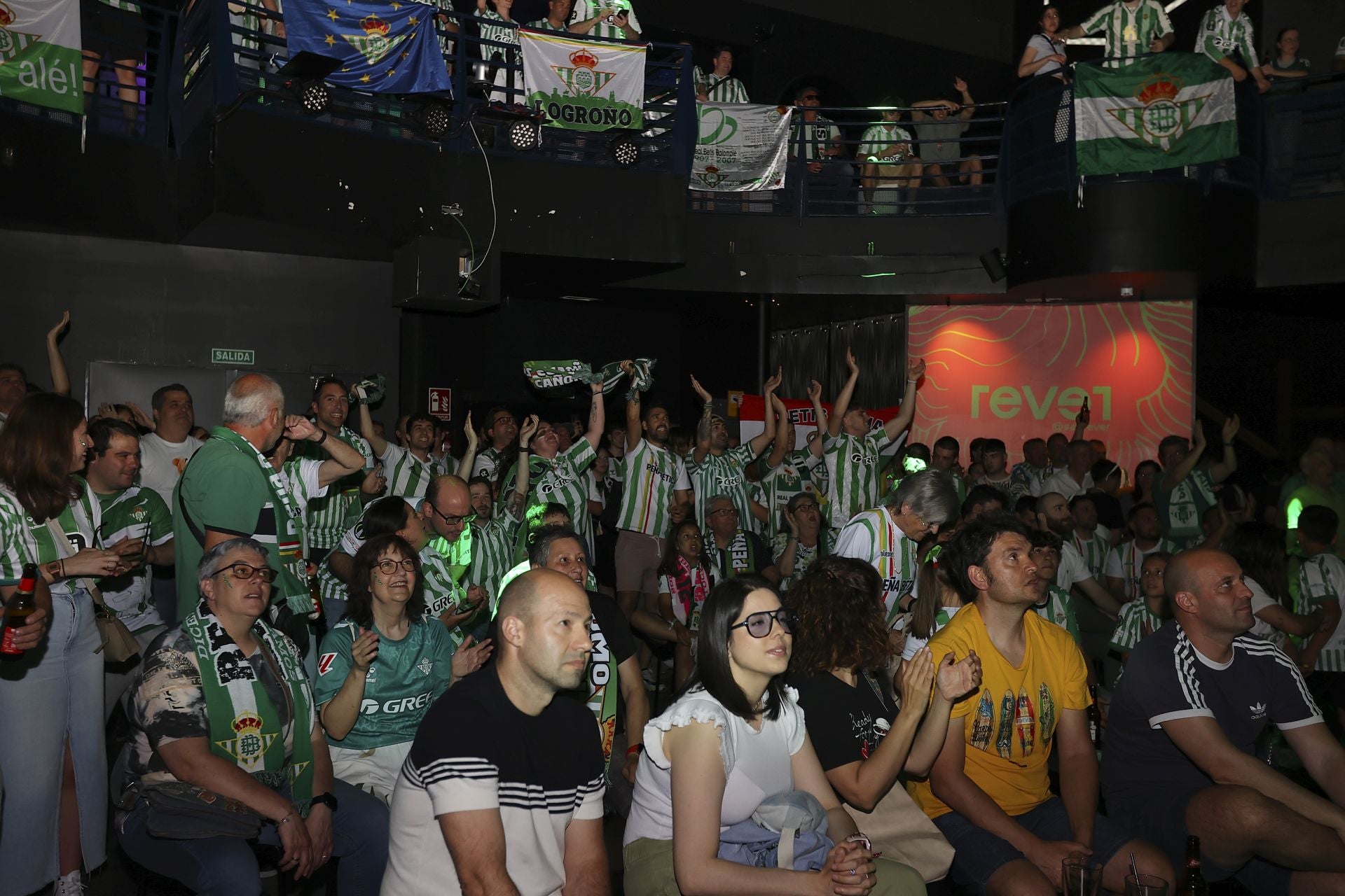 La Peña Bética de Logroño vive con pasión la final de la Conference League