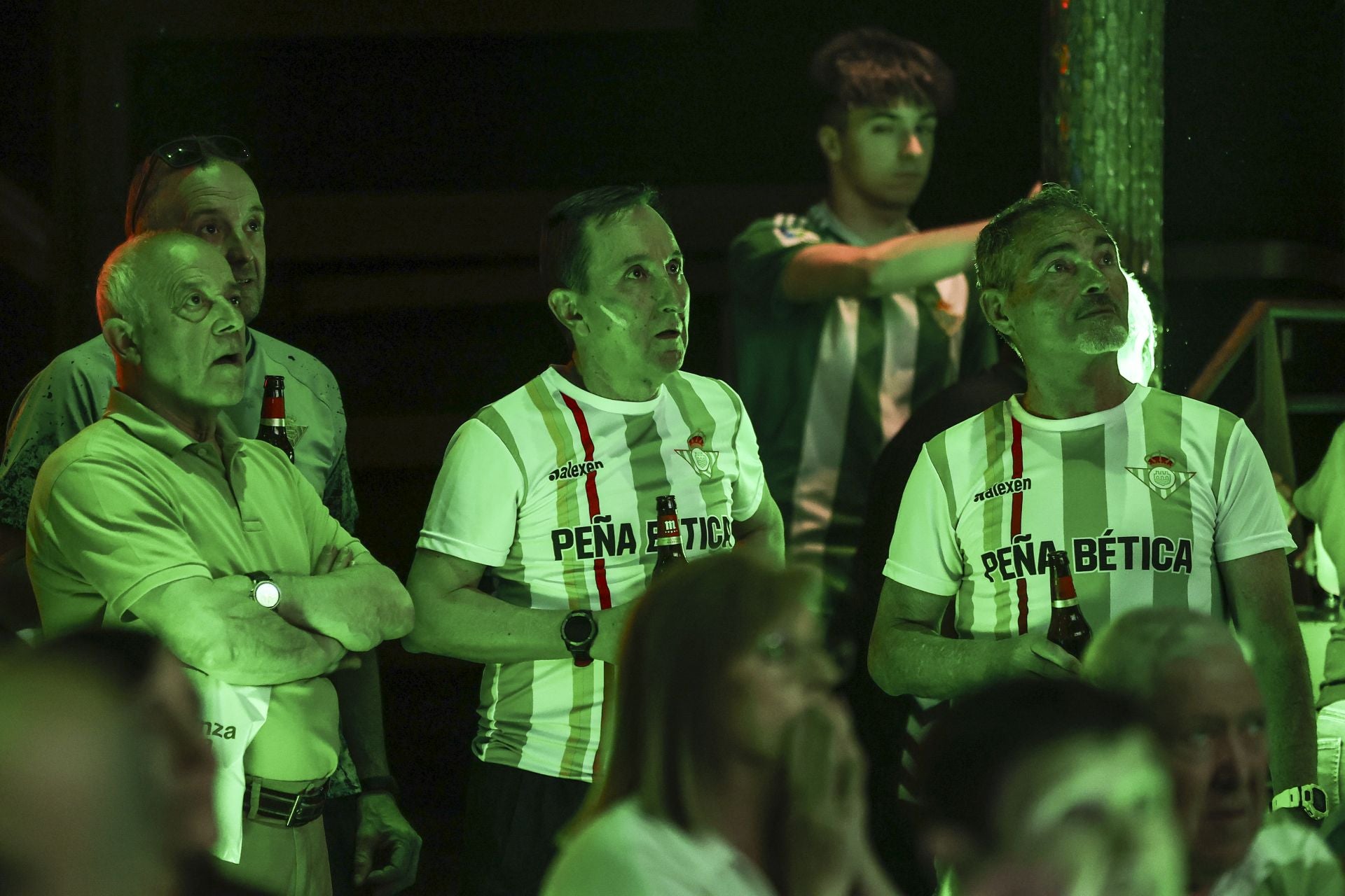 La Peña Bética de Logroño vive con pasión la final de la Conference League