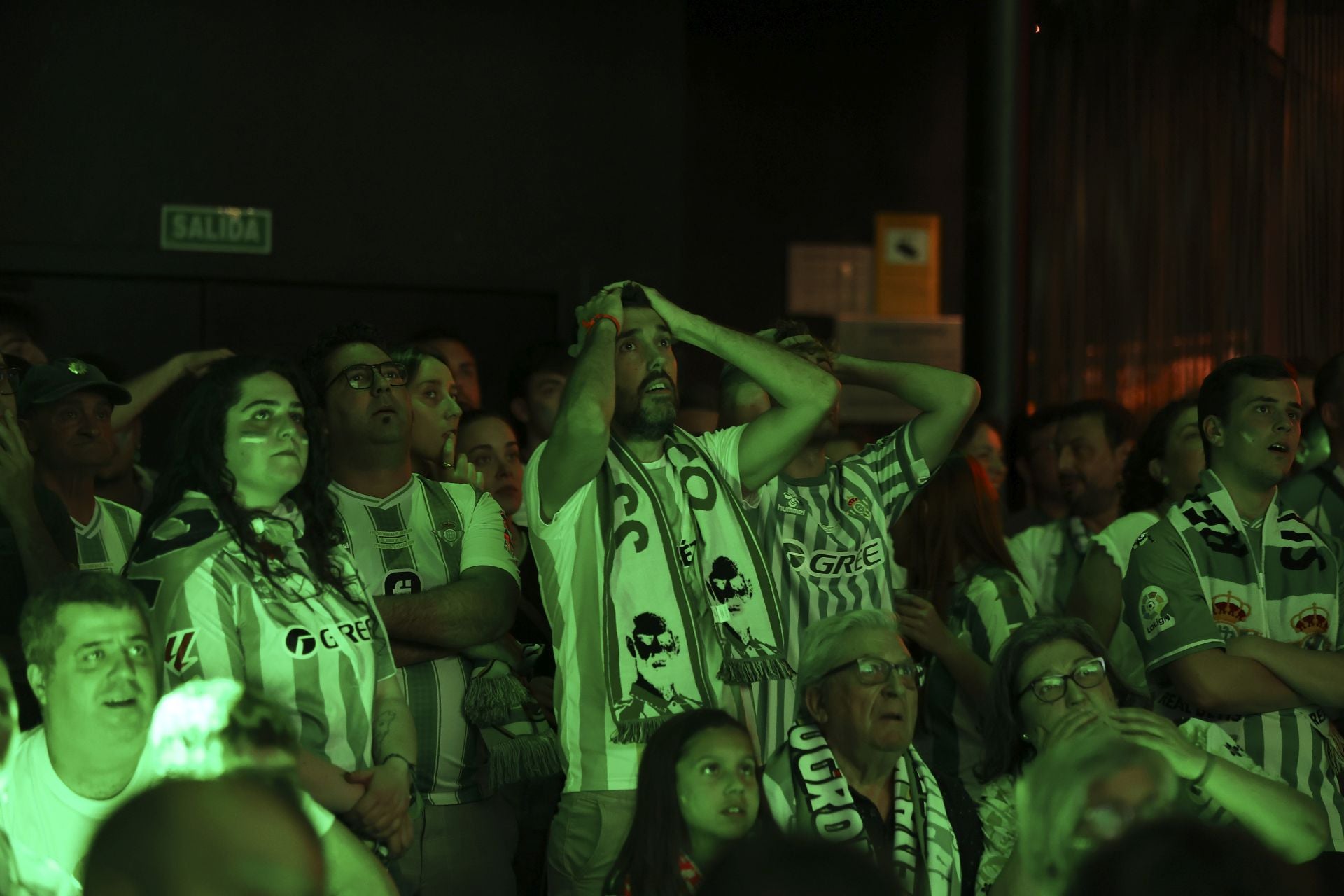 La Peña Bética de Logroño vive con pasión la final de la Conference League