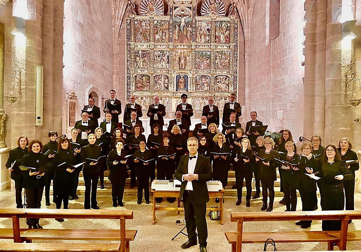 Coro Sinfónico de La Rioja, dirigido por José Luis Barrio Bastida.