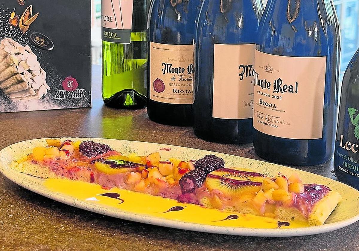 Elaboración de la sorprendente pizza de frutas.