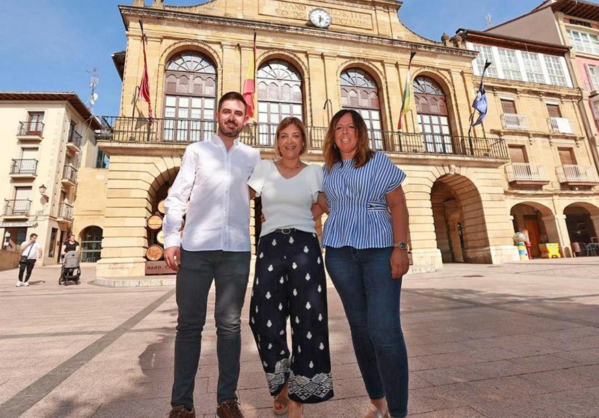 Laura Vidaurre, a la derecha, el día en el que se anunció el pacto de Gobierno.
