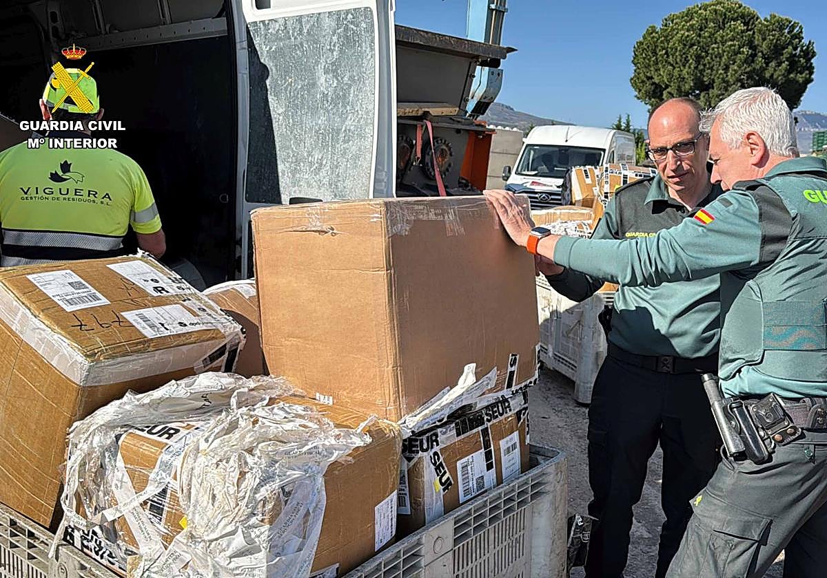 Destruidas en Arnedo casi 2.000 prendas deportivas falsificadas