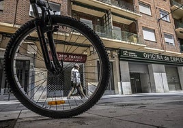 Exterior de la oficina de empleo de Logroño.