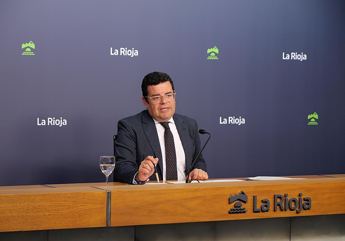 Alfonso Domínguez, en su comparecencia de esta martes tras la reunión del Consejo de Gobierno.