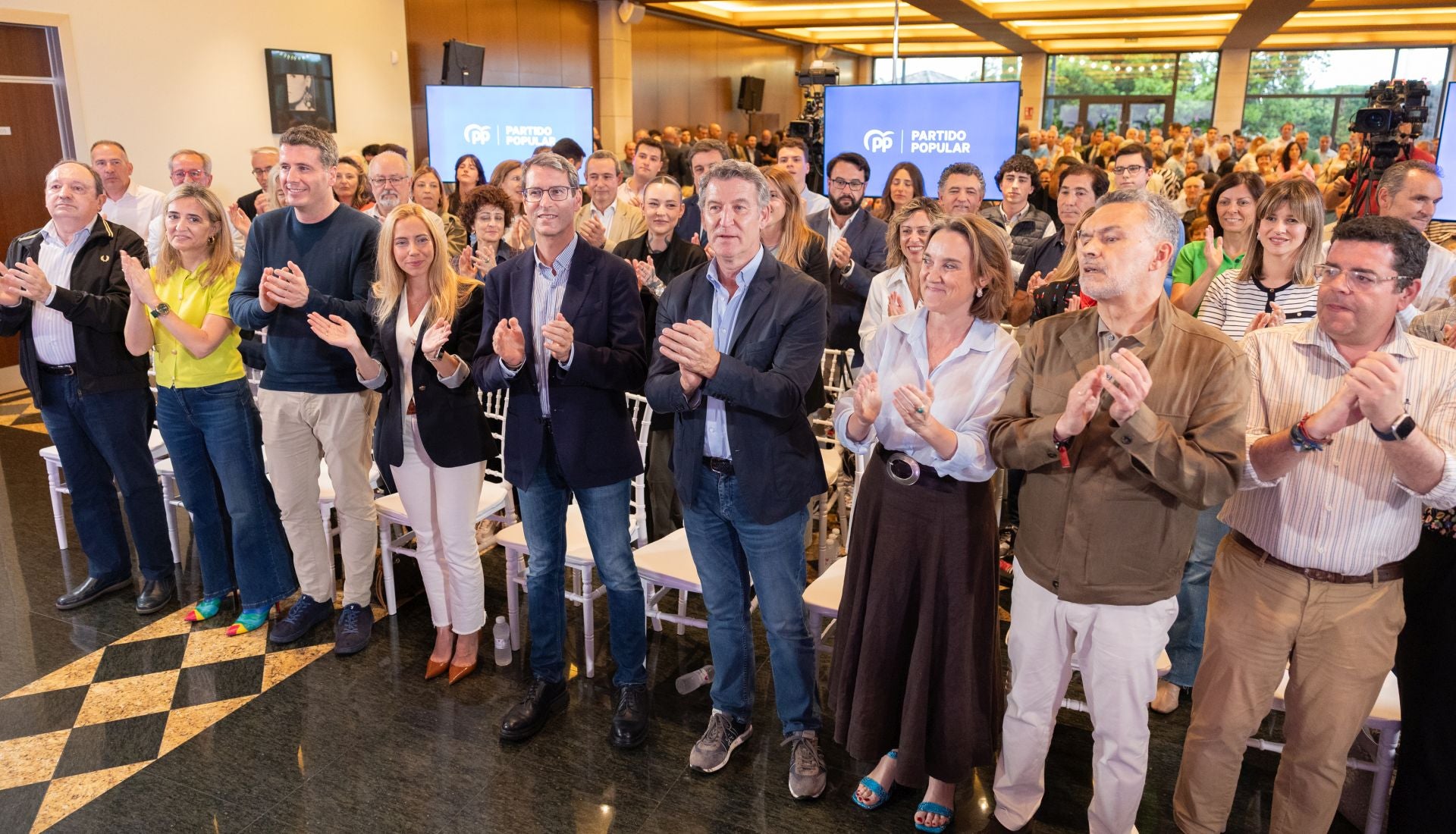 Imágenes de la visita del líder del PP a Logroño