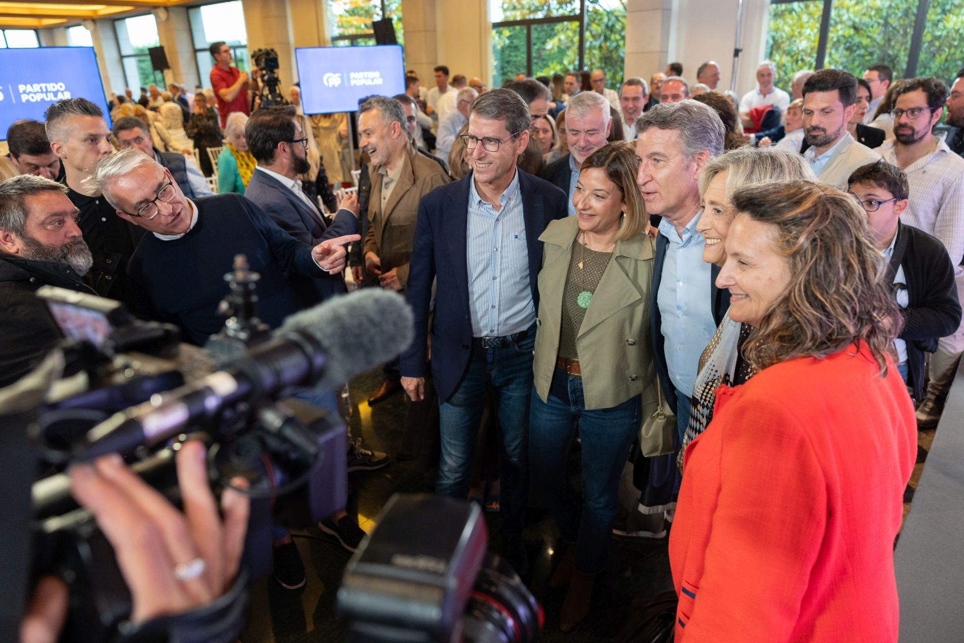 Imágenes de la visita del líder del PP a Logroño