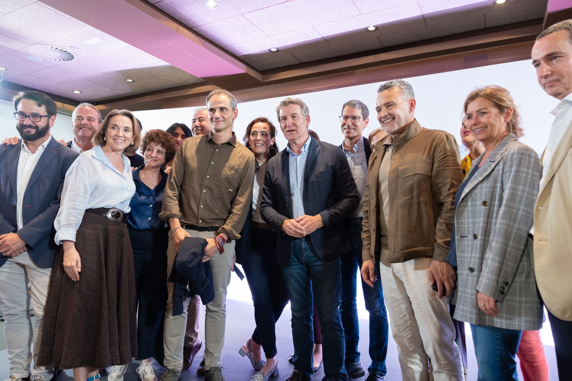 Imágenes de la visita del líder del PP a Logroño