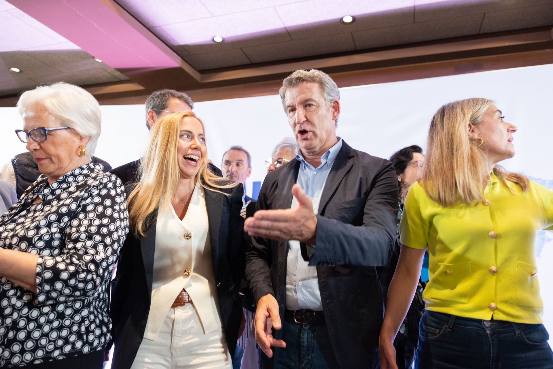 Imágenes de la visita del líder del PP a Logroño