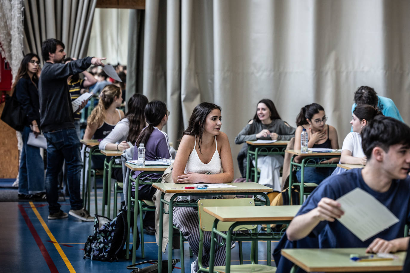 Las imágenes del primer día de la PAU en la UR