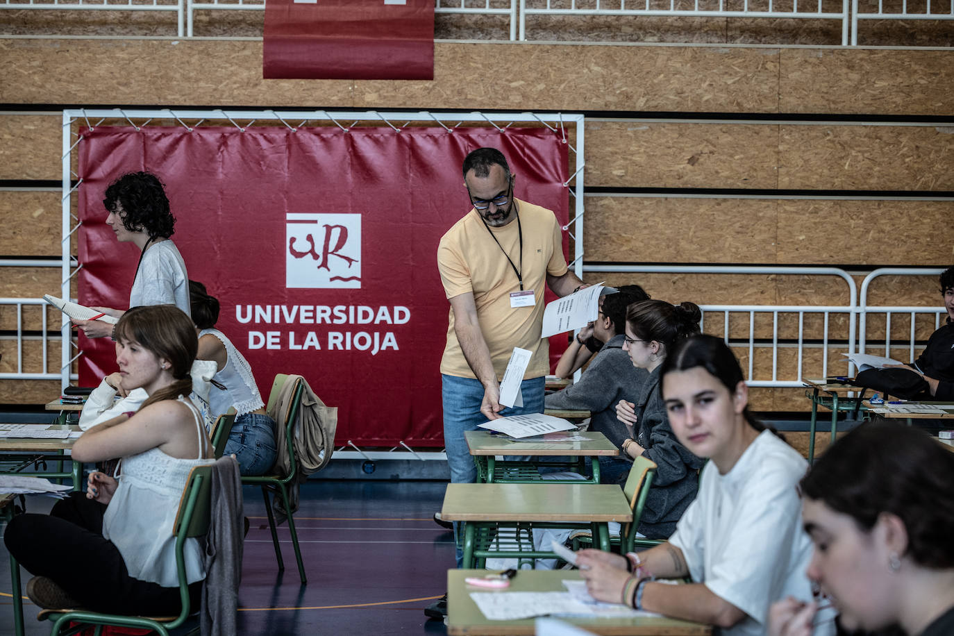 Las imágenes del primer día de la PAU en la UR