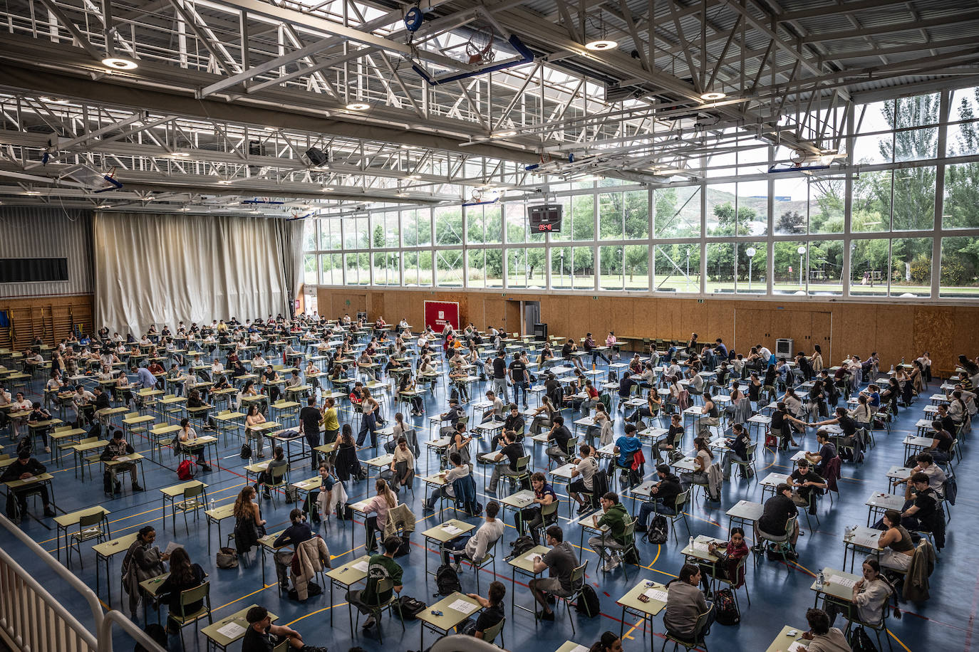 Las imágenes del primer día de la PAU en la UR