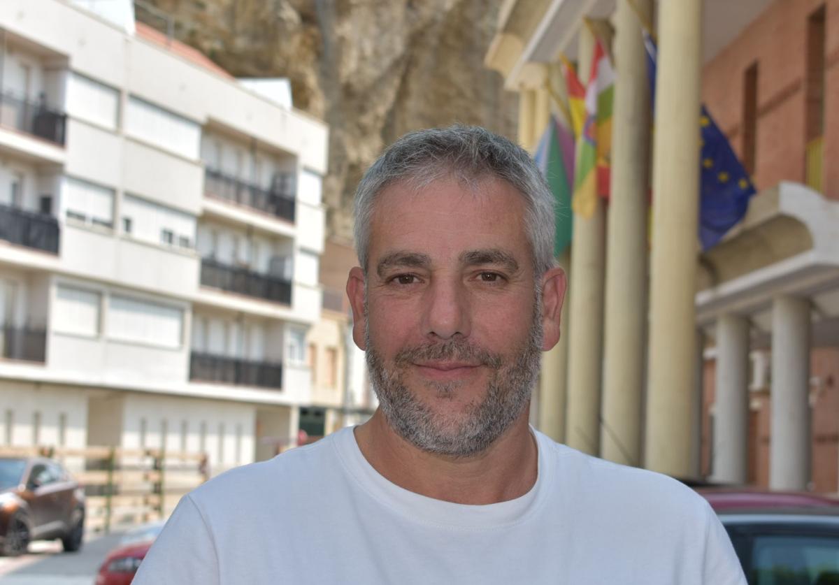 César Gil López toma posesión del acta de concejal de Cervera por el grupo +R.O.