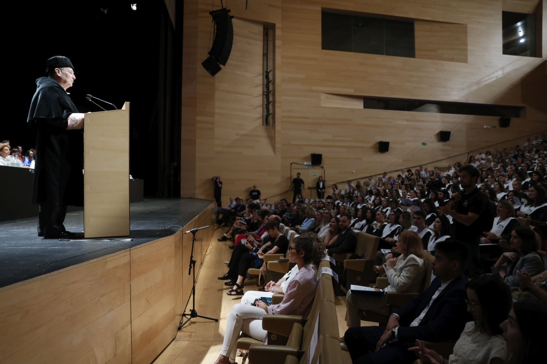 Las imágenes de la graduación de los estudiantes de la Facultad de Educación y Humanidades de UNIR