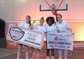 El equipo logroñés celebra el triunfo en Valencia.