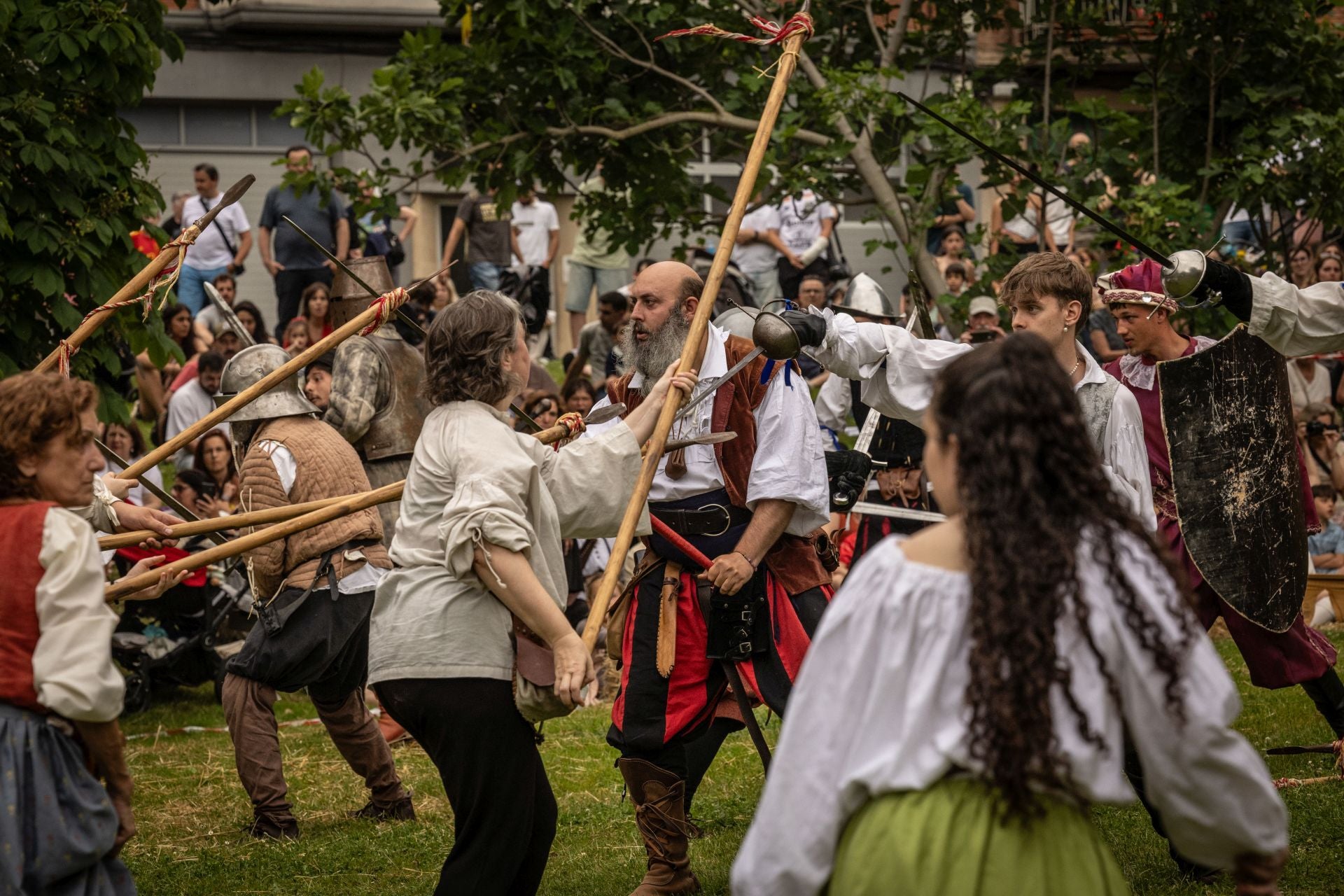 Recreación de las tropas logroñesas frente a las galas
