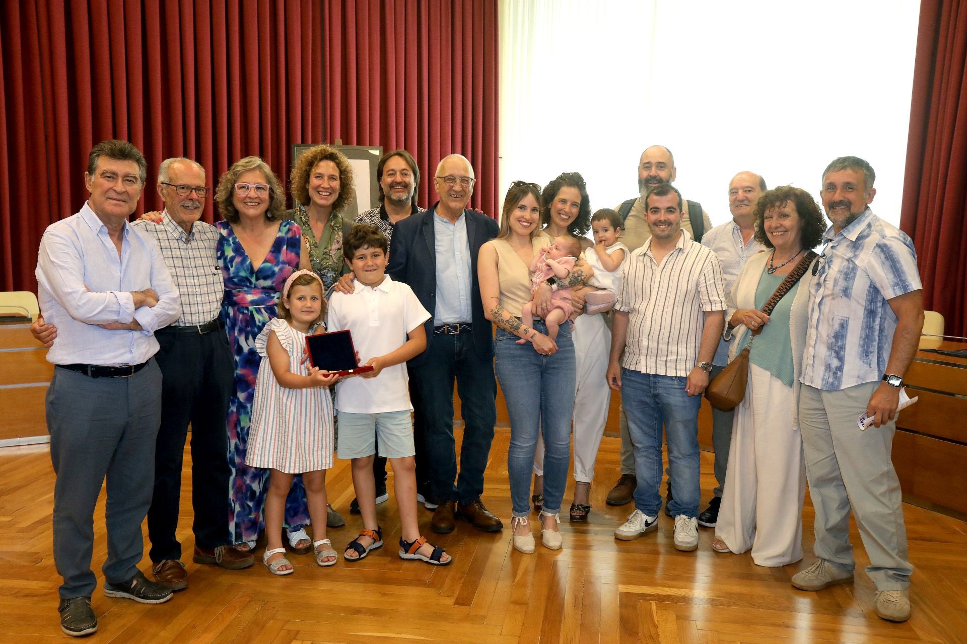 La entrega de las insignias de San Bernabé, en imágenes