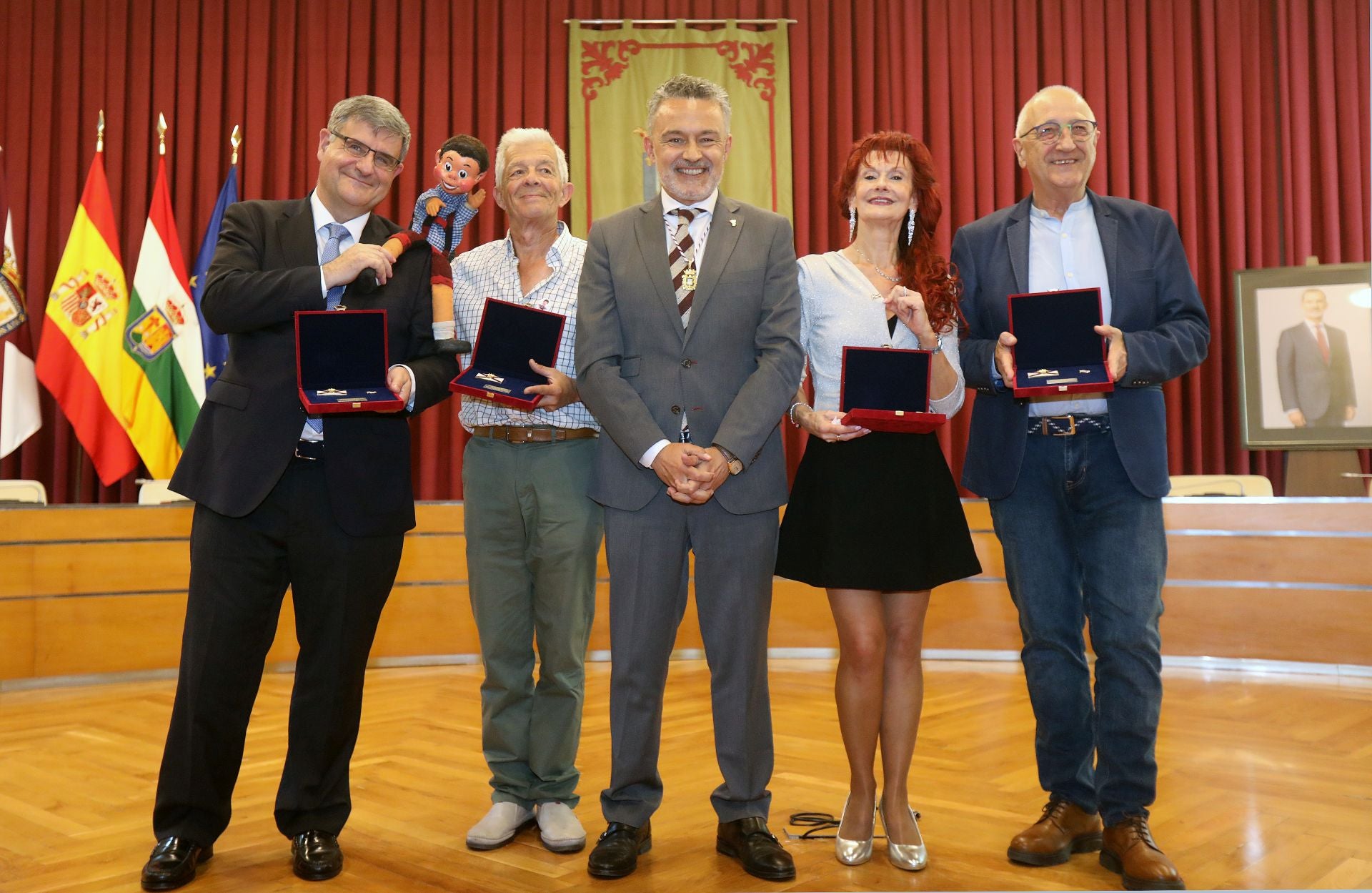 La entrega de las insignias de San Bernabé, en imágenes