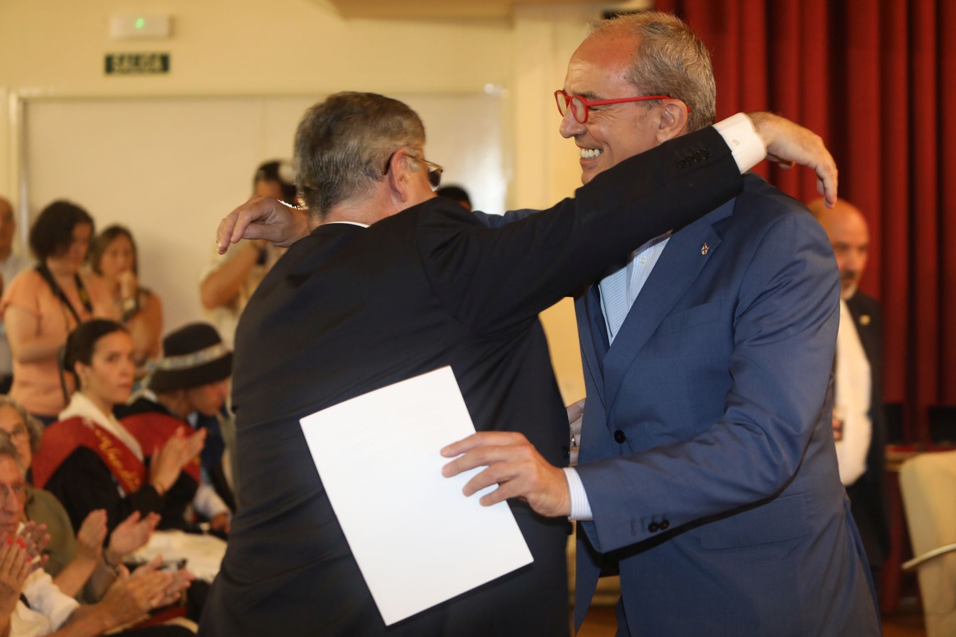 La entrega de las insignias de San Bernabé, en imágenes