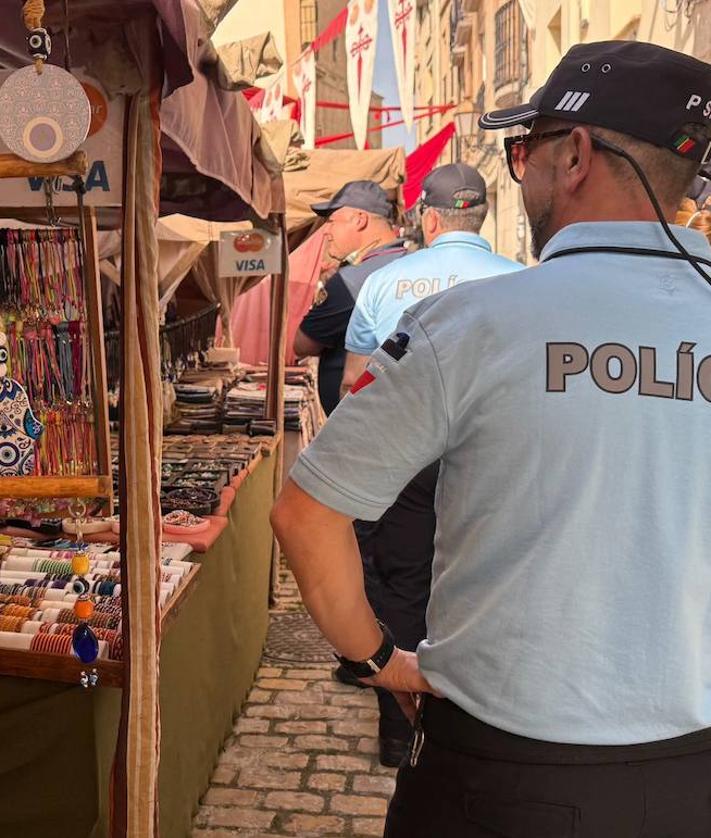 Imagen secundaria 2 - Agentes de policía de Francia, Italia y Portugal se integran en el dispositivo de las fiestas de San Bernabé