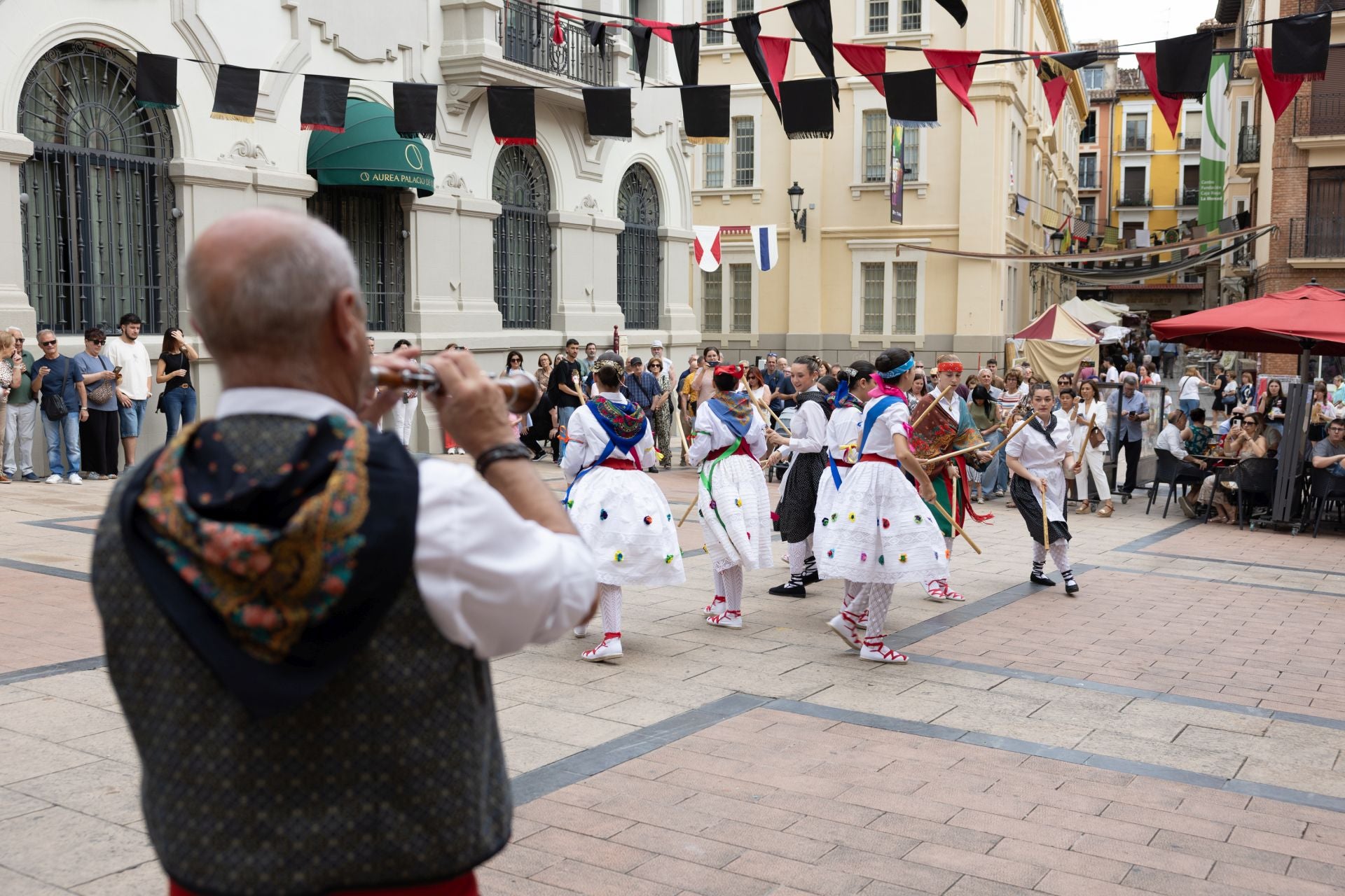 Logroño se viste de tradición